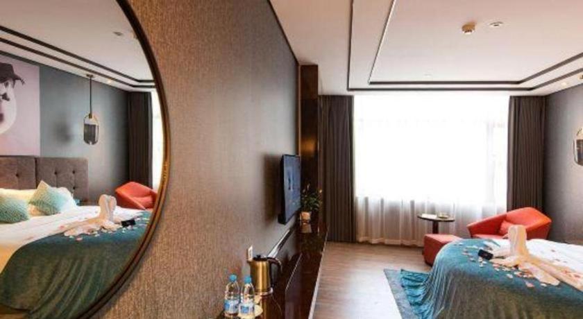 Xana Hotelle-Hotel Luzhou Baizitu Square Eksteriør billede